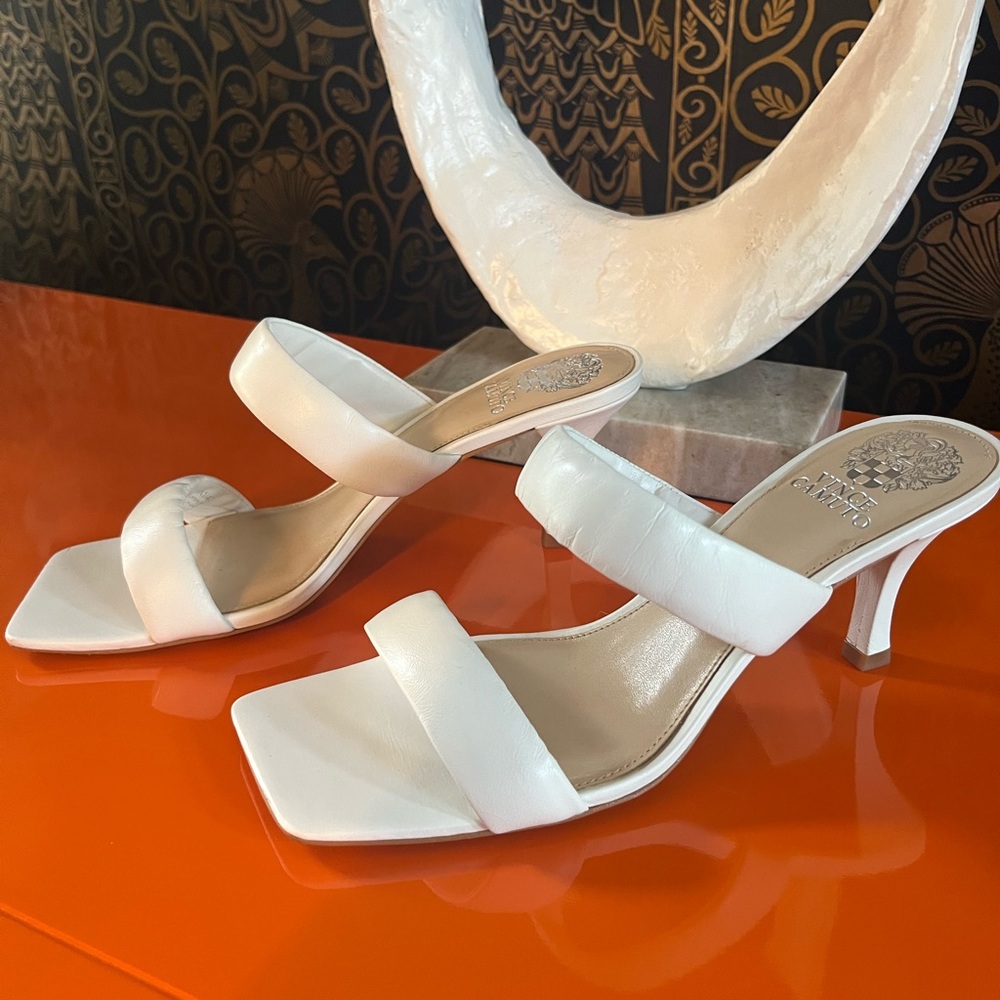 Excellent condition white Vince Camuto heeled sandals